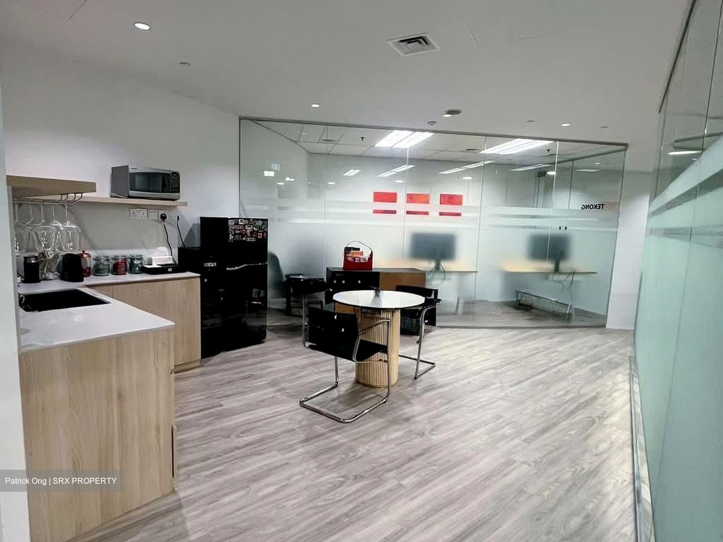 Tung Centre (D1), Office #554251521